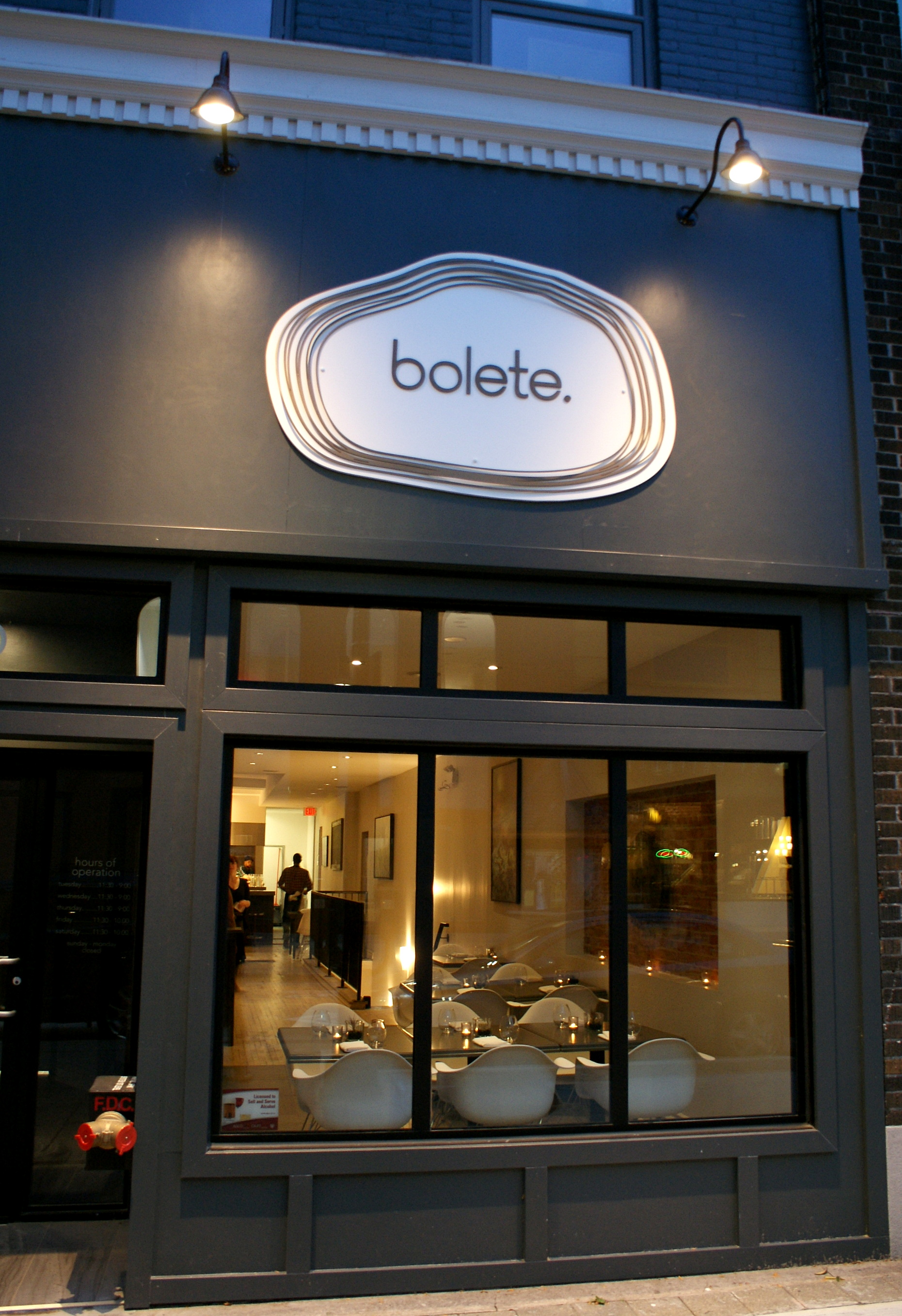 Bolete store front